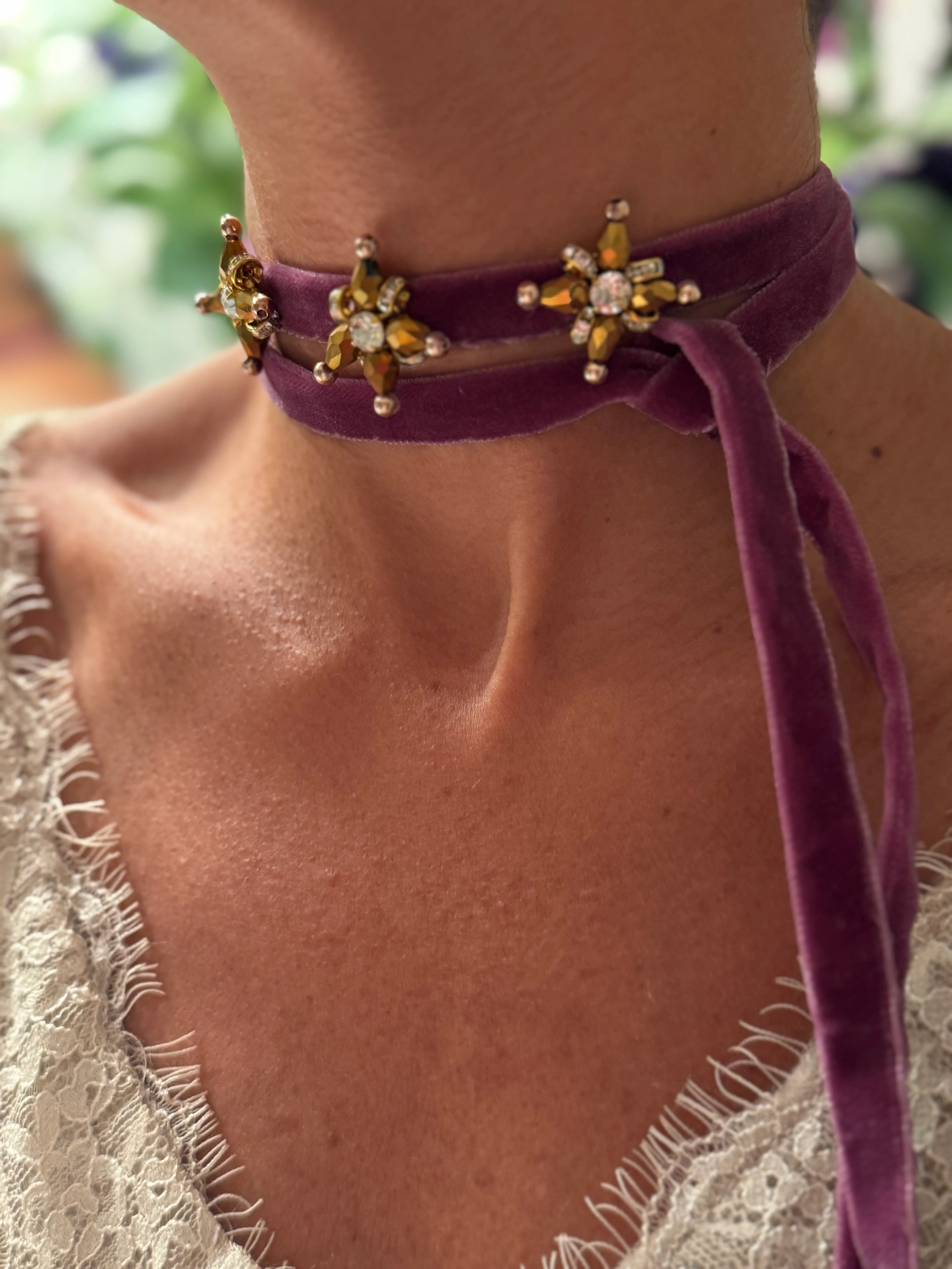 Collar de terciopelo berenjena - Image 2