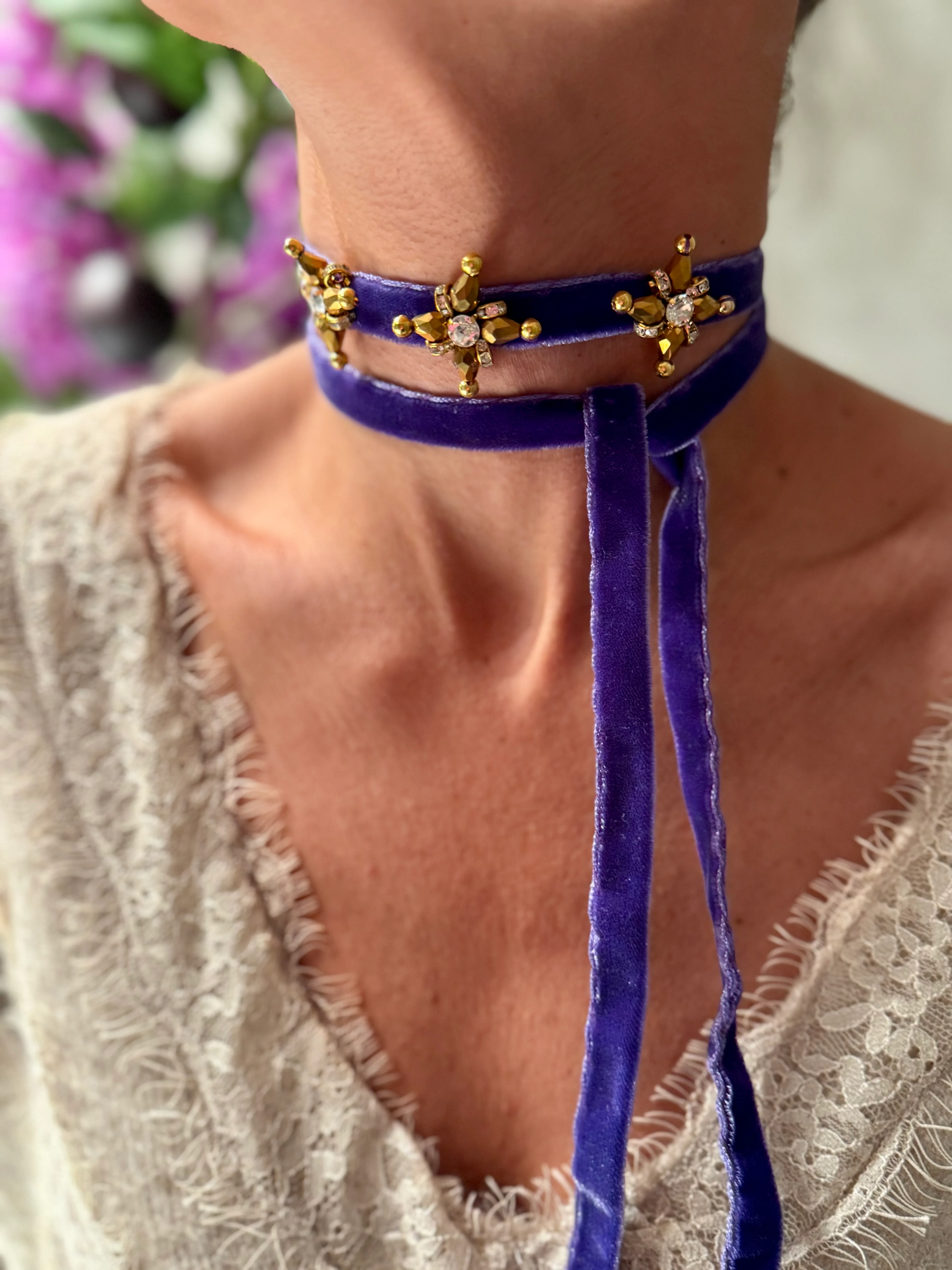 Collar de terciopelo morado - Image 3