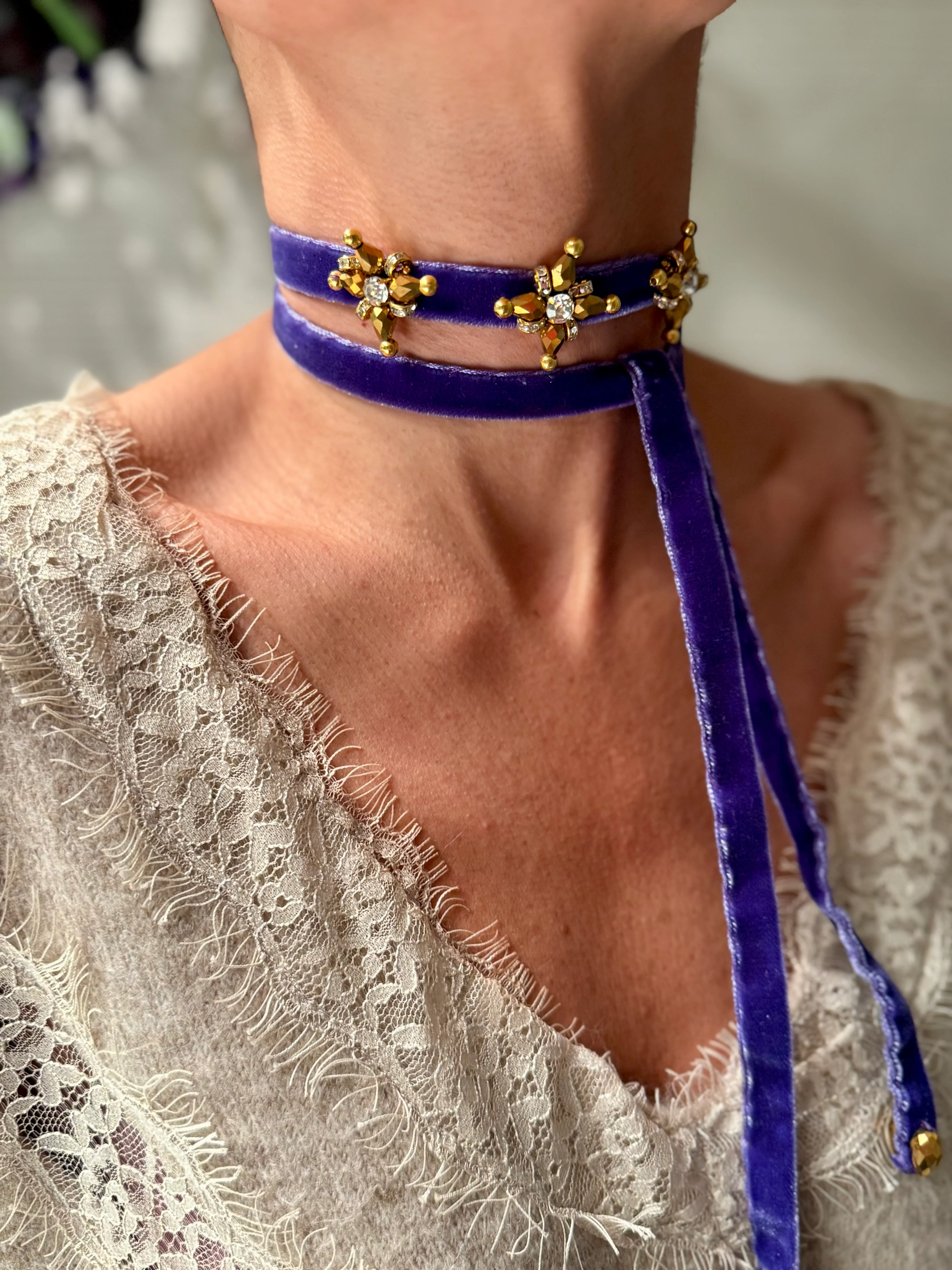 Collar de terciopelo morado - Image 4