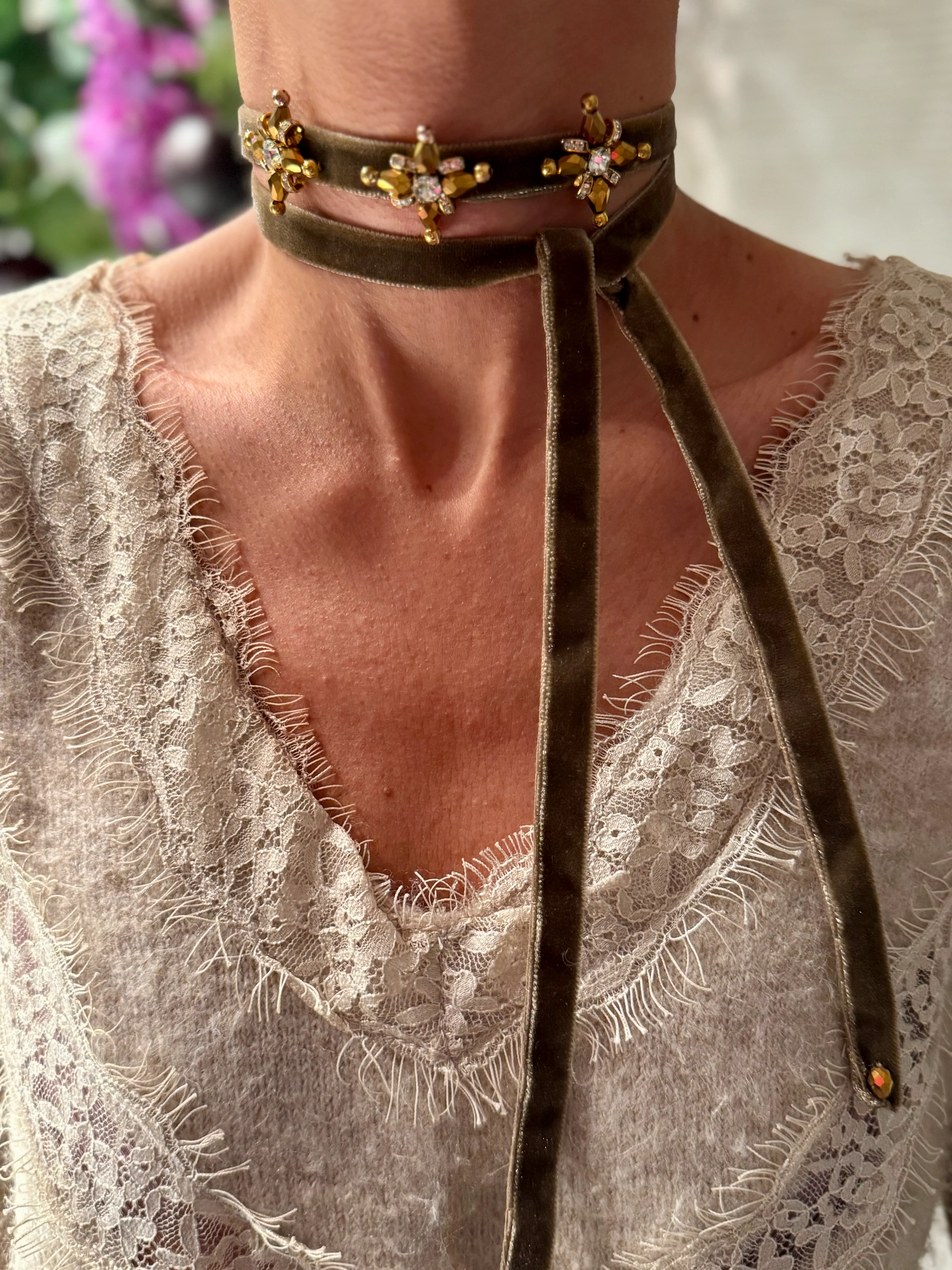 Collar de terciopelo tostado - Image 2