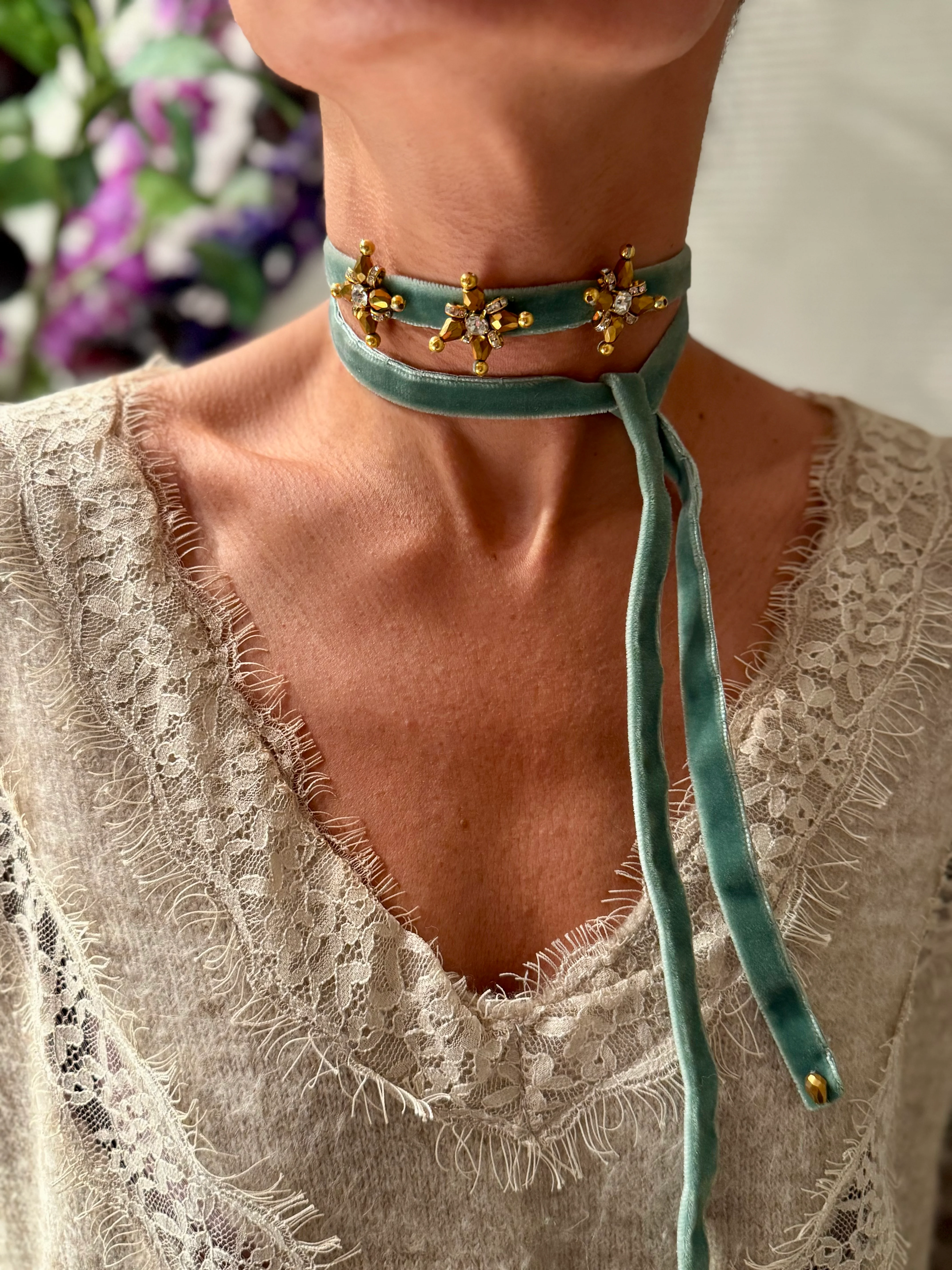 Collar de terciopelo verde agua - Image 2