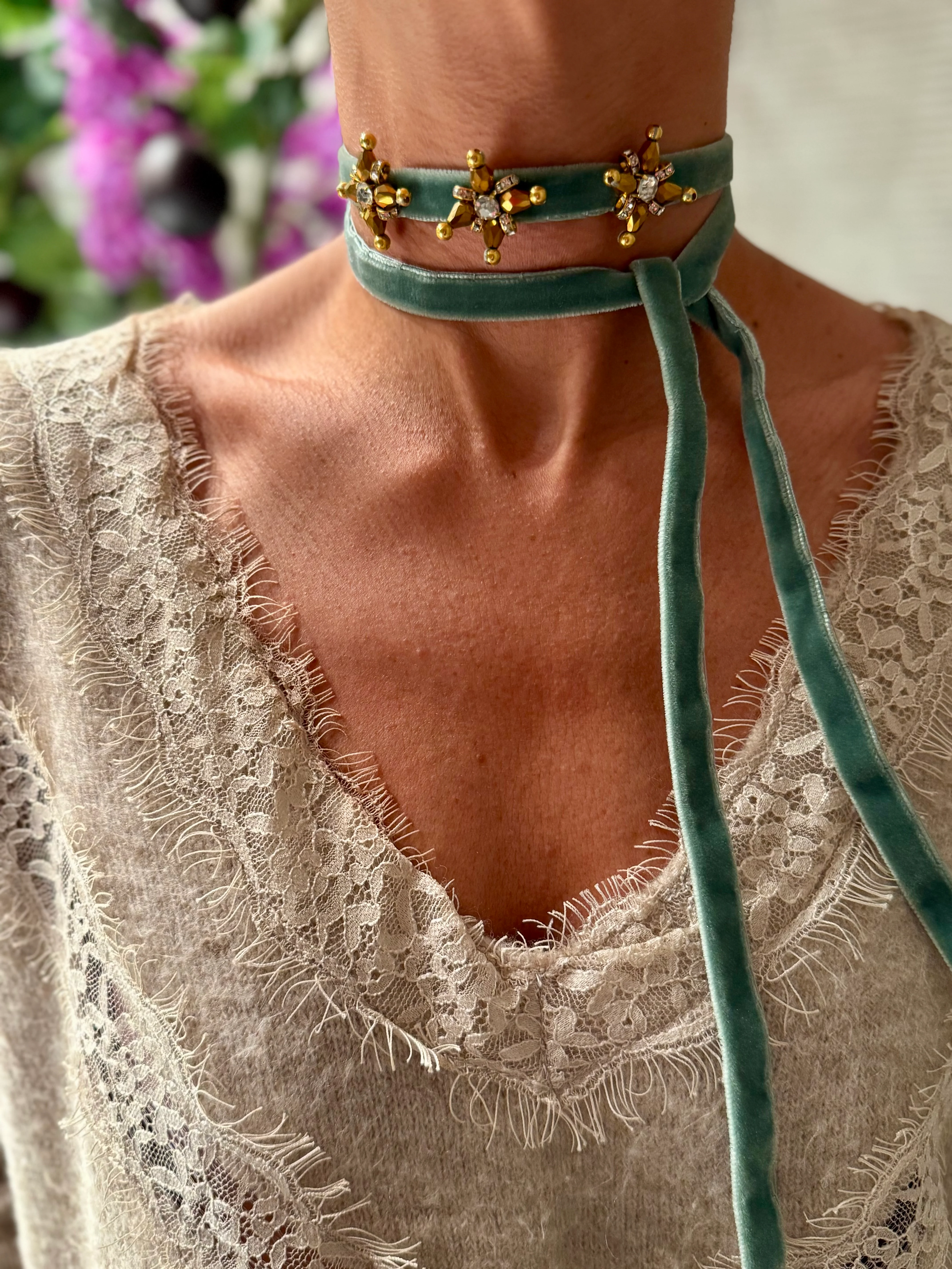 Collar de terciopelo verde agua - Image 4