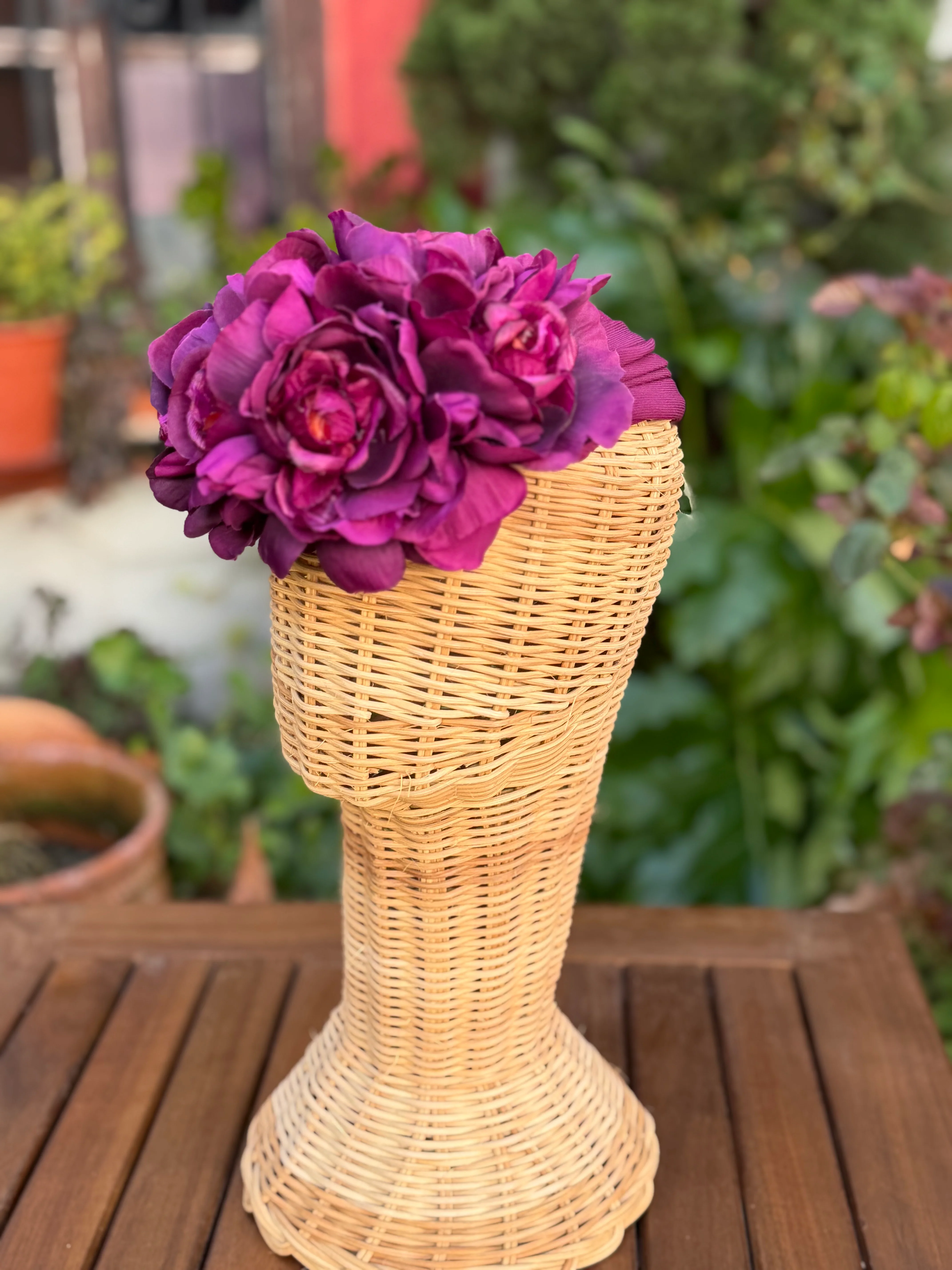 Tocado flores berenjena - Image 2