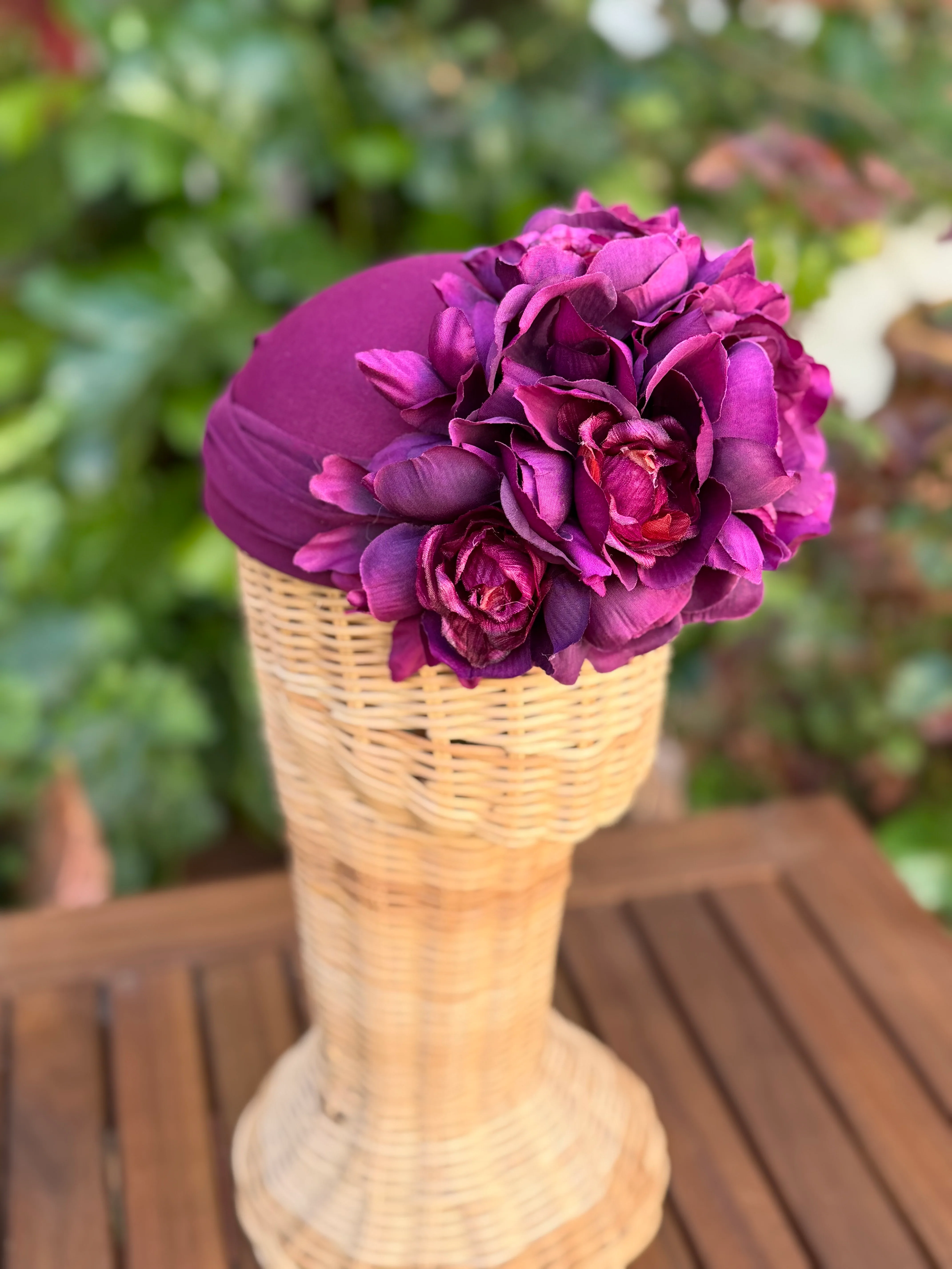 Tocado flores berenjena - Image 3