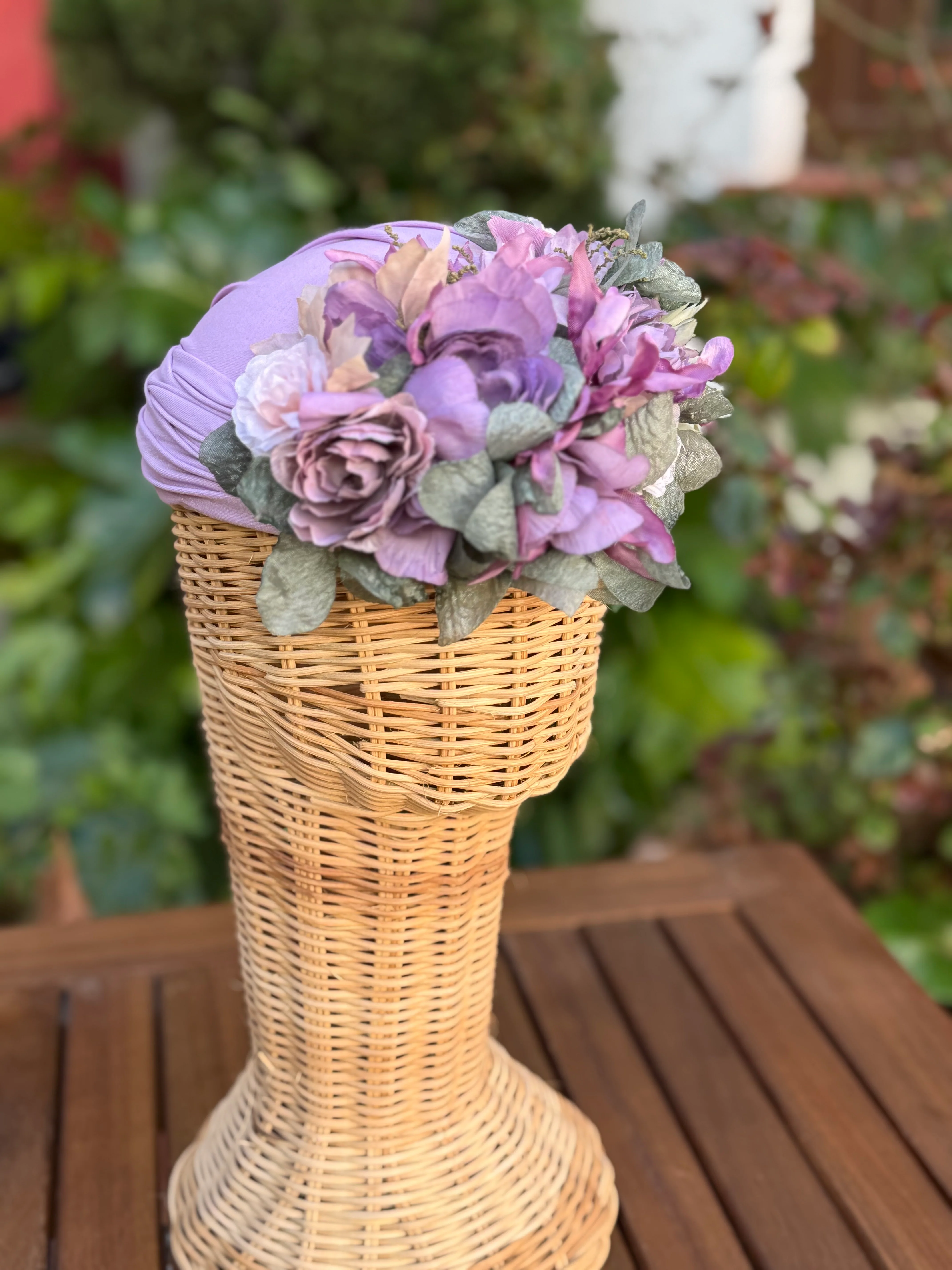 Tocado flores lila - Image 3