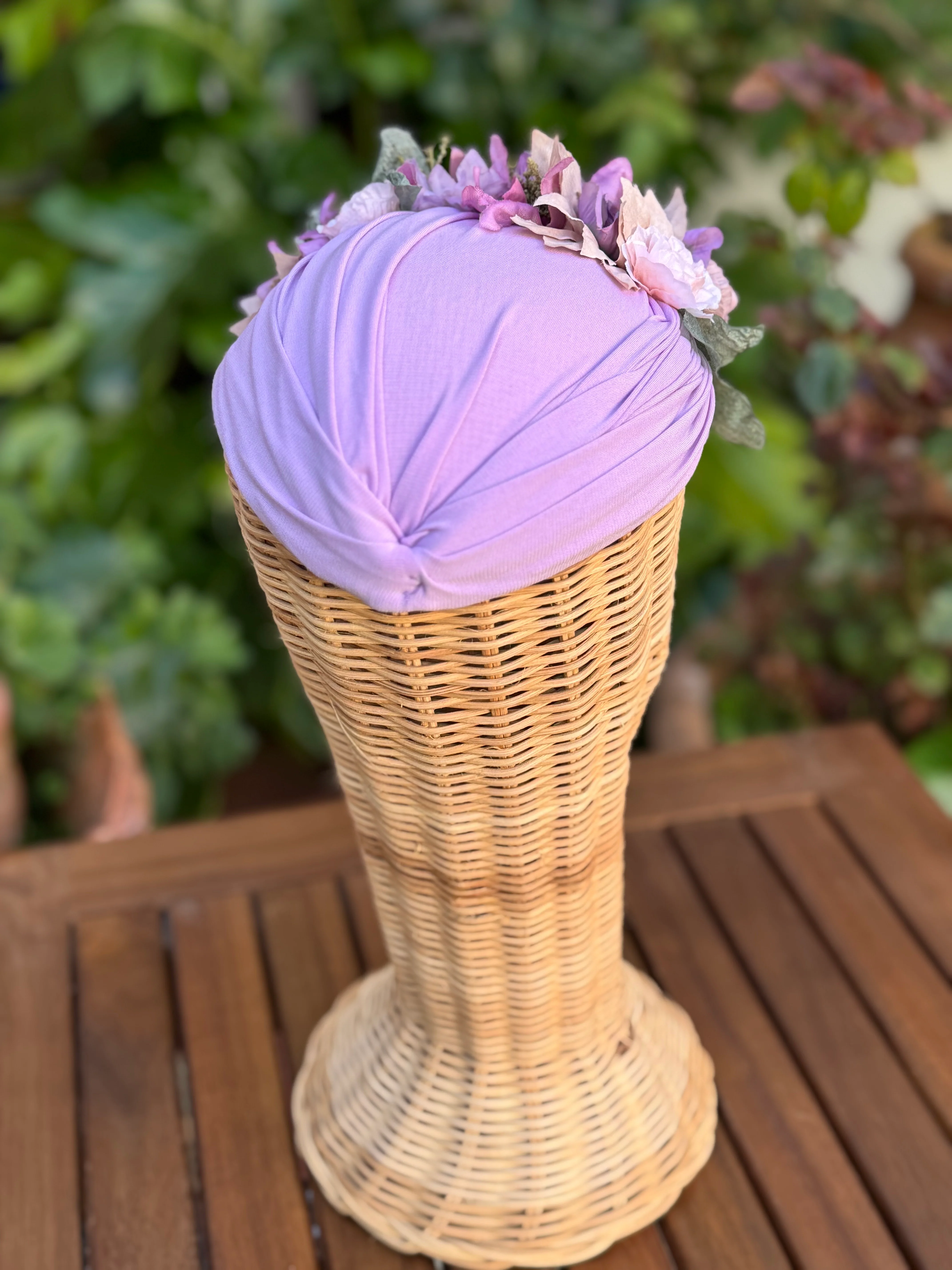 Tocado flores lila - Image 5
