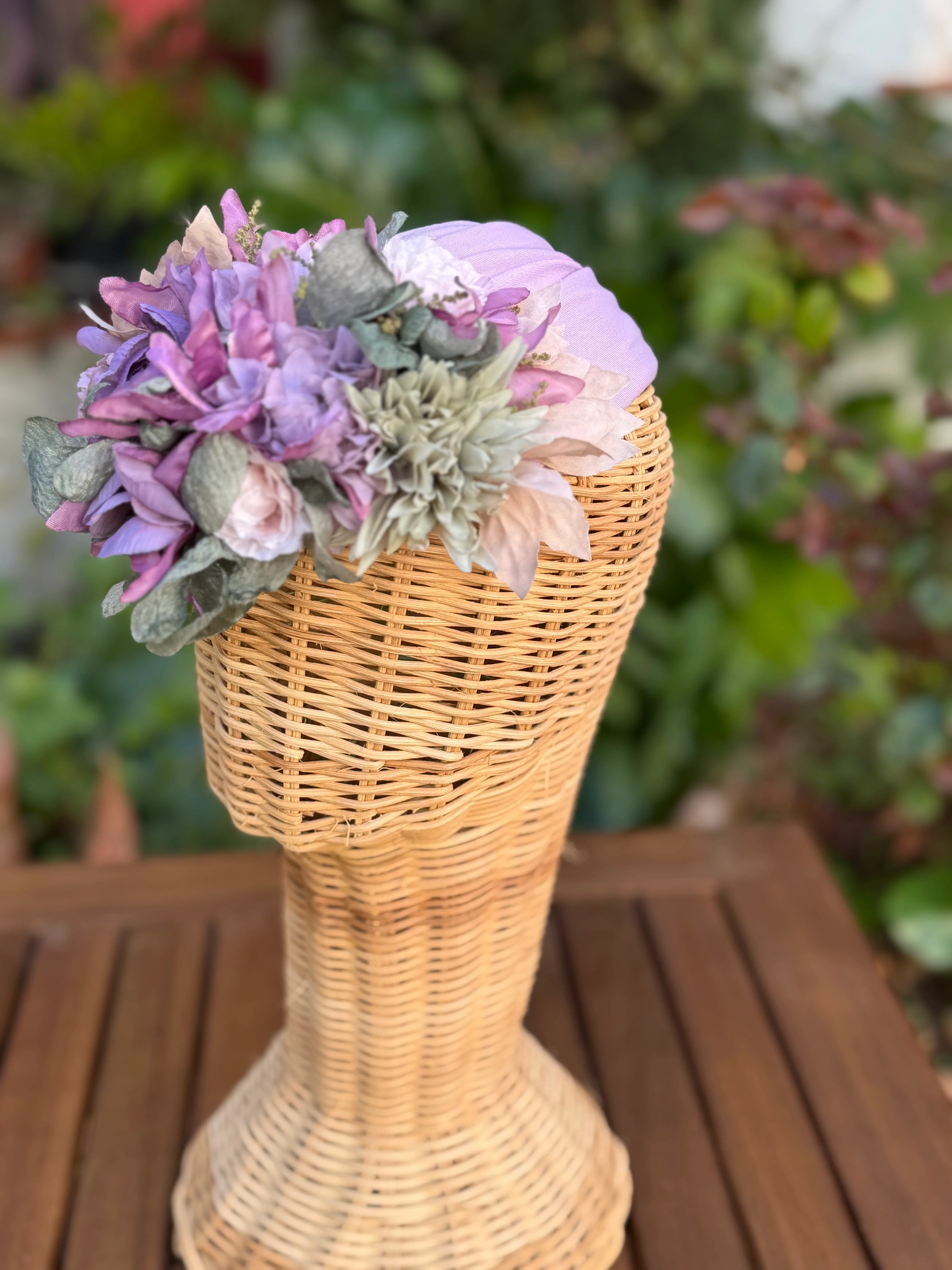 Tocado flores lila - Image 7
