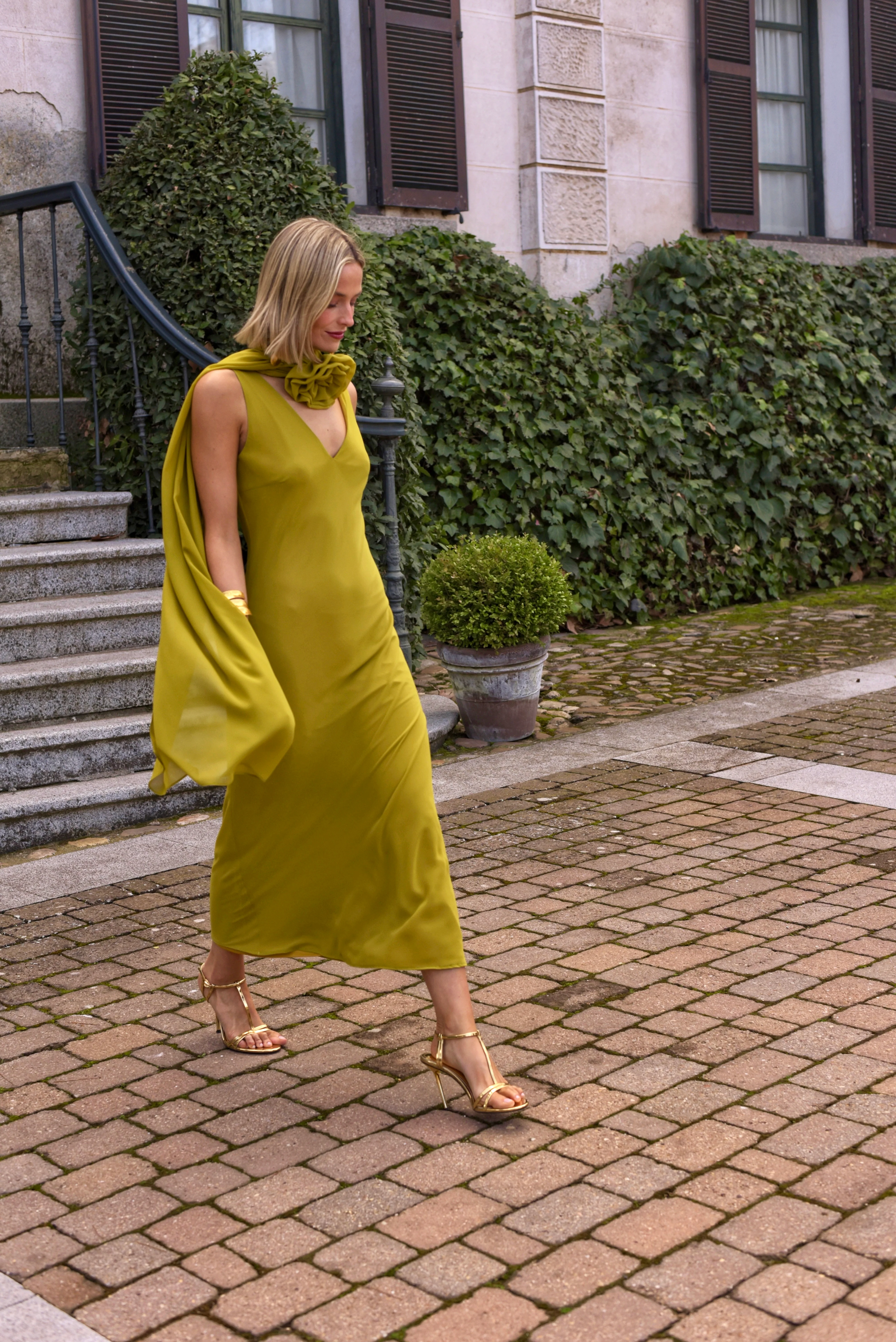Vestido Edelweiss oliva - Image 8
